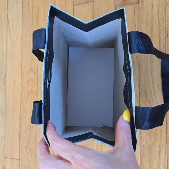 Neiman Marcus Empty Paper Grey Silver Shopping Bag Black Ribbon Handles 9"x7"x4” - Picture 7 of 8